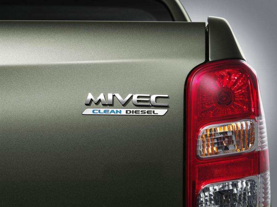  Mitsubishi Triton Double Cab 2015 года  (TH) (фото 21 из 29)